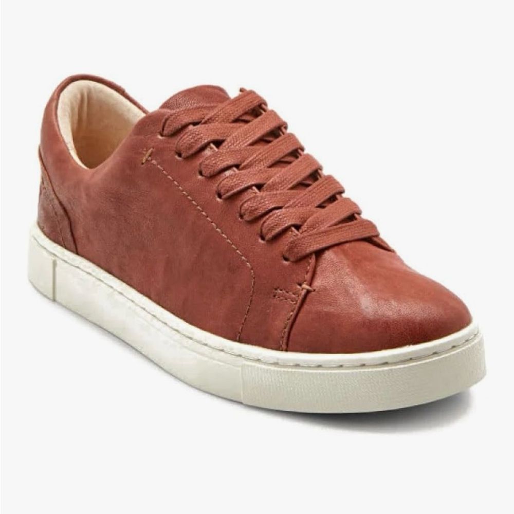 * Frye Ivy Low Lace sneakers in the color Cogna